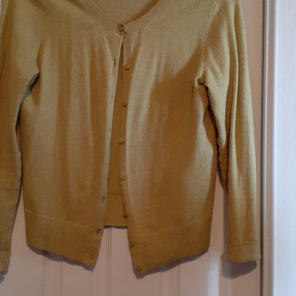 Sweater - Picture 3 of 4